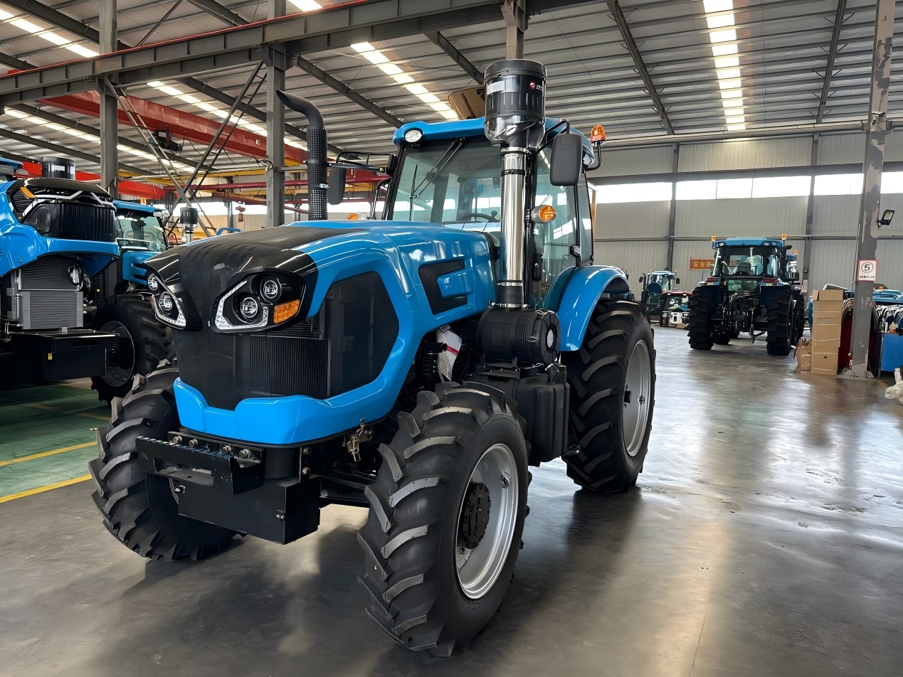 Traktor Tenaga Tenaga Tinggi Cina dadi kekuwatan utama kanggo pertanian skala gedhe ing Afrika