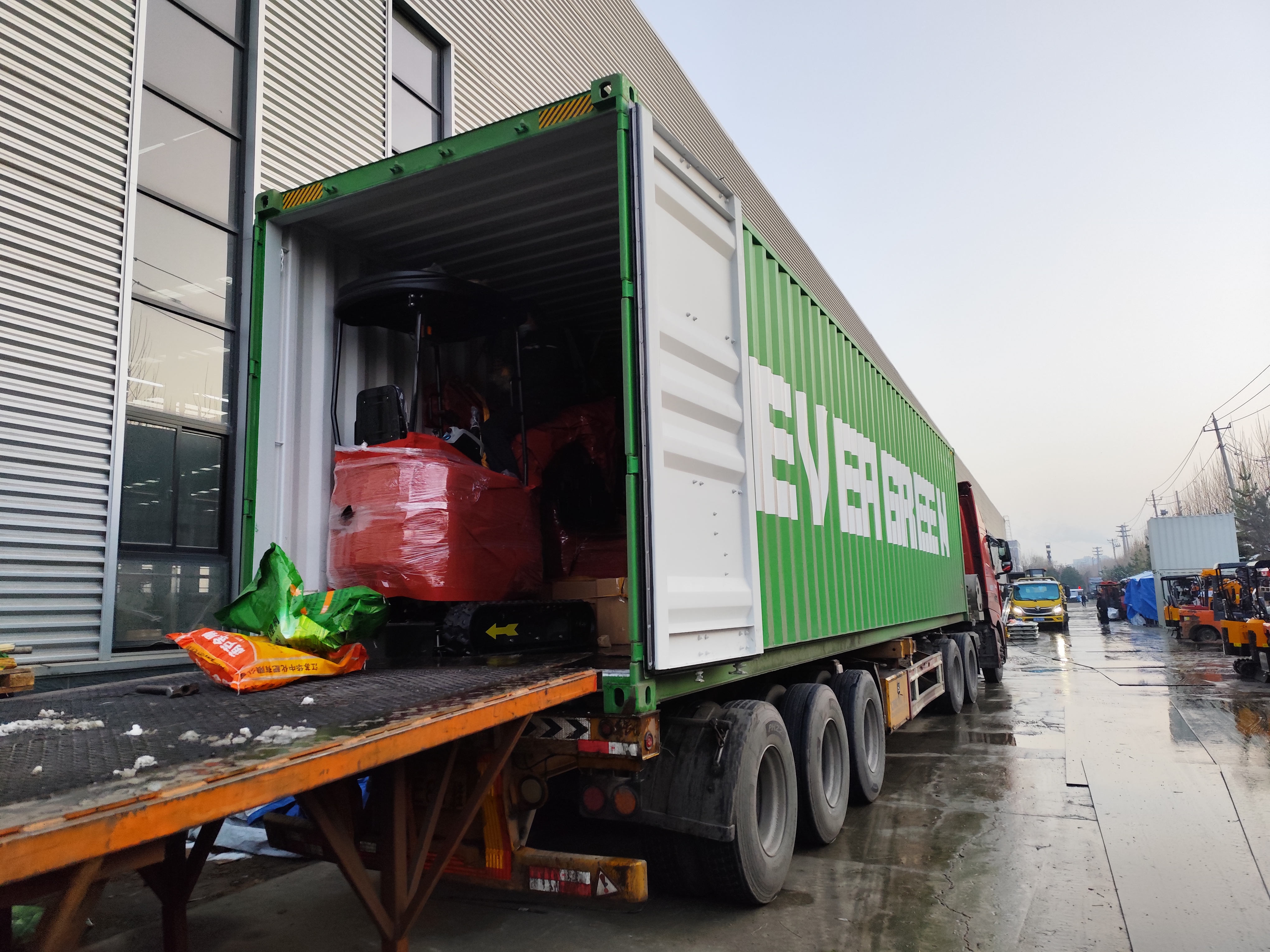 Produksi mini excavator pelanggan Prancis rampung lan dikirim